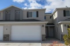 Newer townhome in the heart of Cedar City!