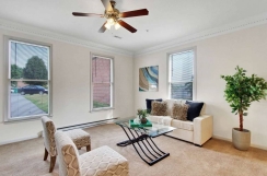Gorgeous light filled 770 Sq Ft, 1 Bed, 1 Bath