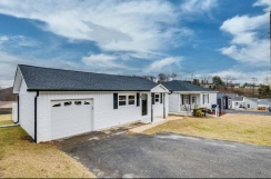 2br-  Renovated home in East Kingsport!