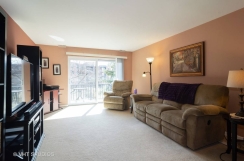 Gorgeous and completely remodeled 1 bedroom unit