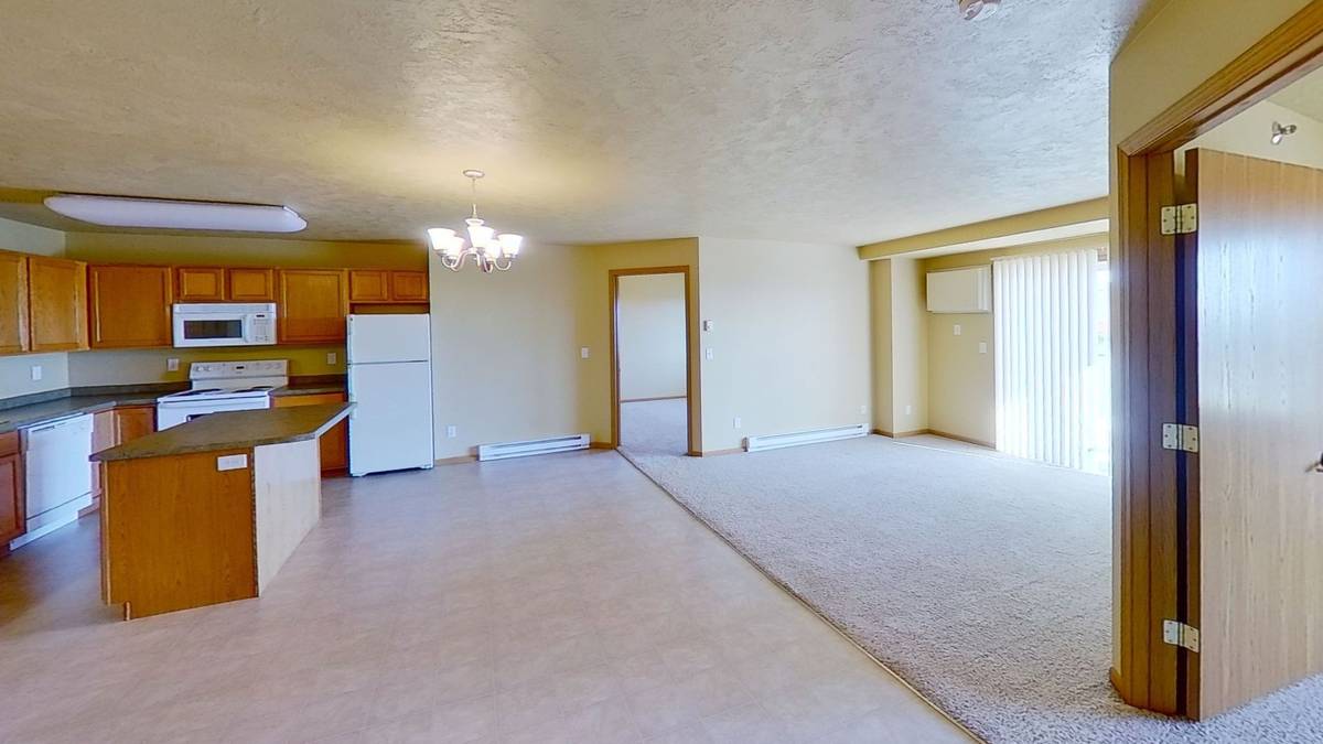Carpeting/Vinyl, Air Conditioning, Fitness Room