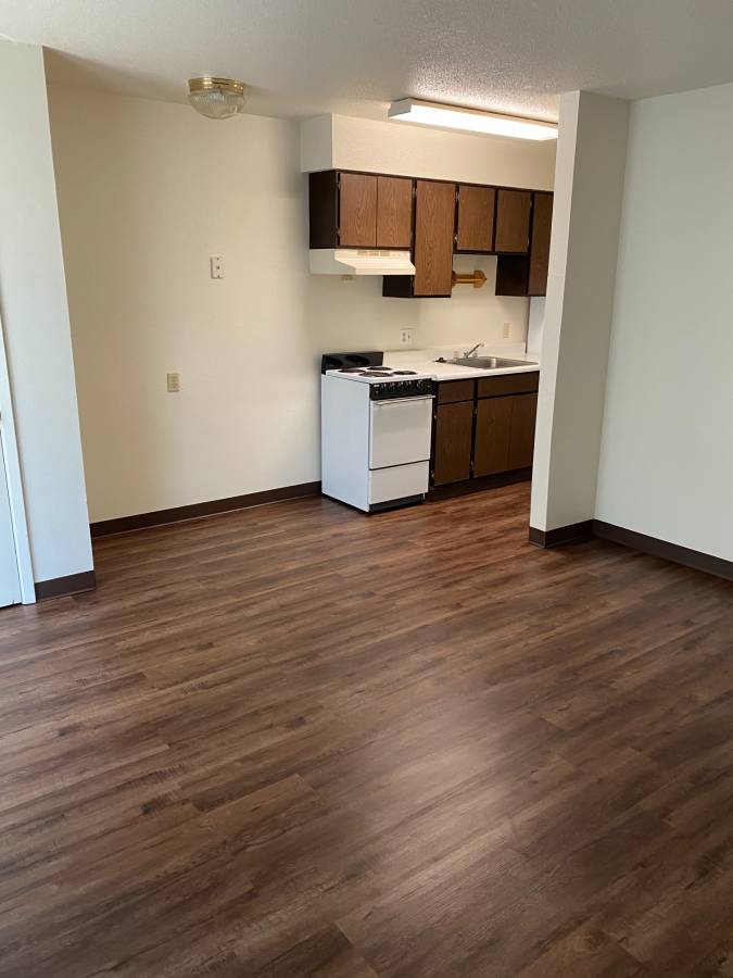 402 N. Iowa Solon - available July & August 2023!