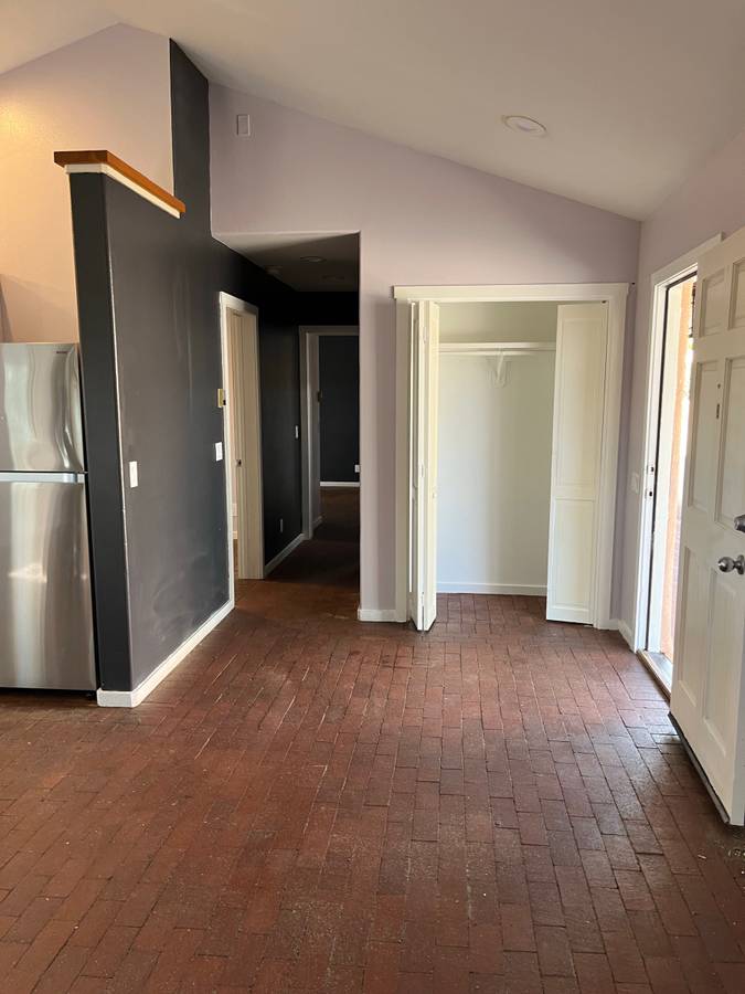 Refreshed Downtown 2 bed 2 bath with enclosed yard
