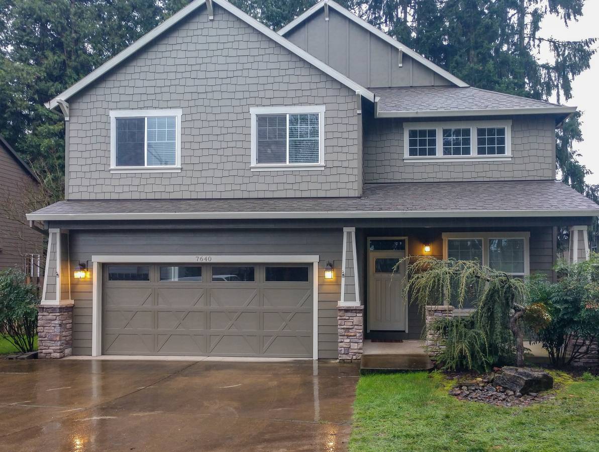Four Bedroom House in Keizer with Attached Garage ~ Maebelle 7640