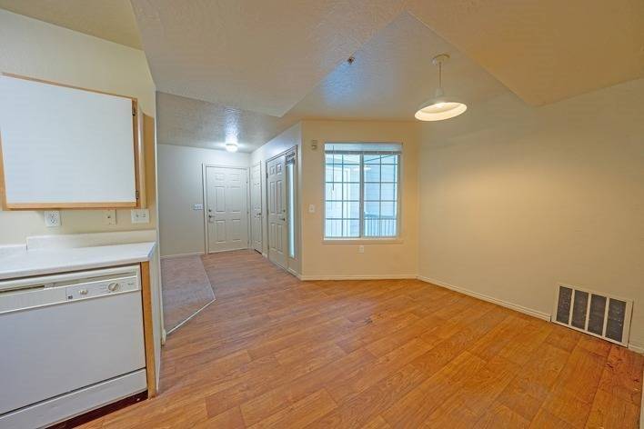 We meet all your must haves! Great amenities! Fantastic 2 bed 1 bath