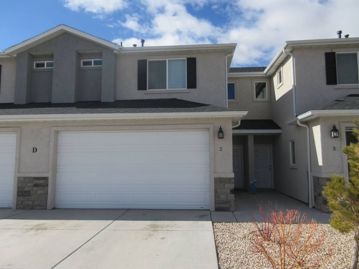 Newer townhome in the heart of Cedar City!