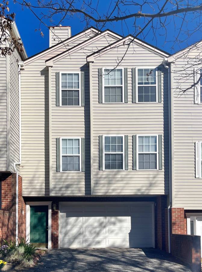 2 br 2.5 bath townhome in Christiansburg