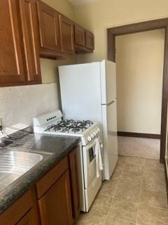 Heat included / New floors / Updated kitchen / Avail NOW 