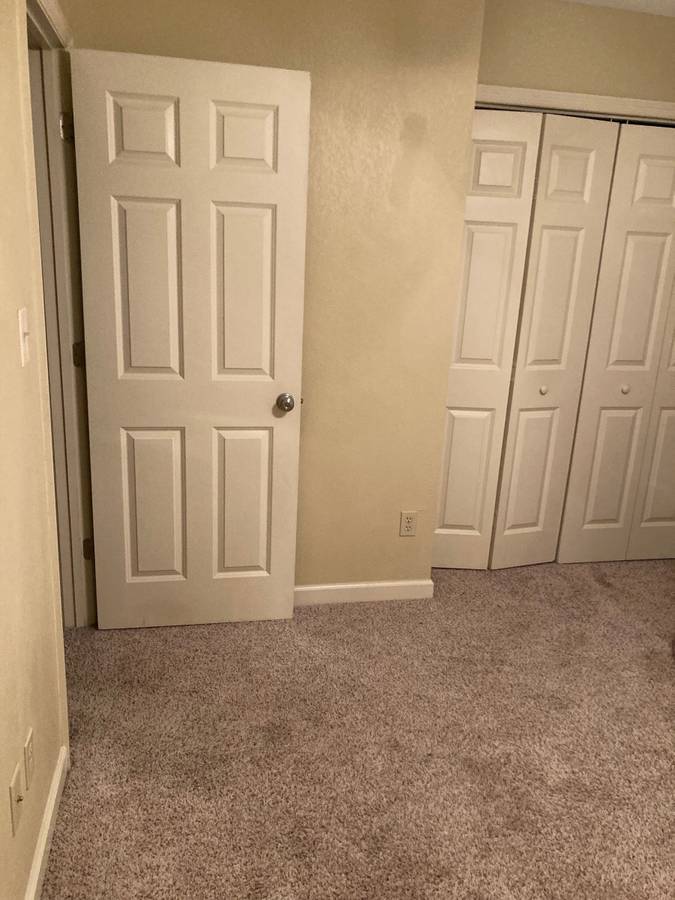 roomate wanted