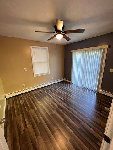 Fridge and stove included - Remodeled 2 bed house in Bossier City