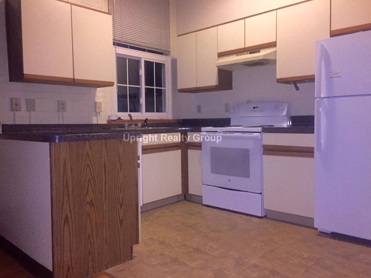 Beautiful Studio in Fitchburg for Nov/Dec HW incl Laundry/Parking
