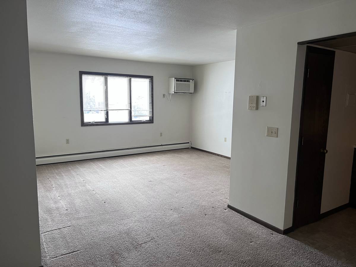 1 bedroom apartment for rent - clean & move-in ready!