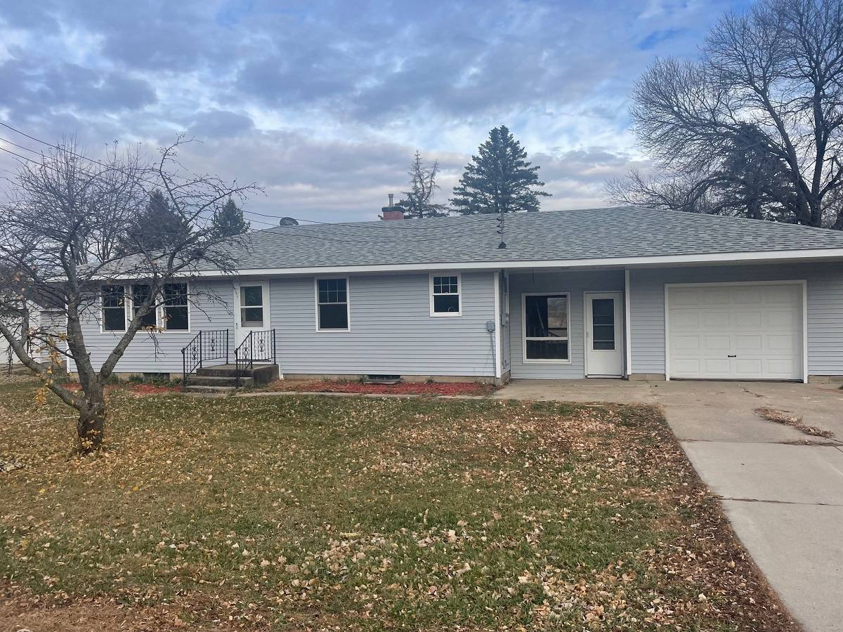 3BR home/ great yard & new remodel! Minutes to St Cloud & Paynesville