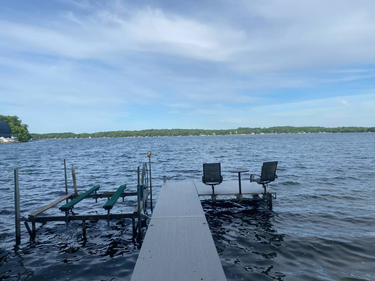 Lake Sylvia Peninsula Lake Home Rental