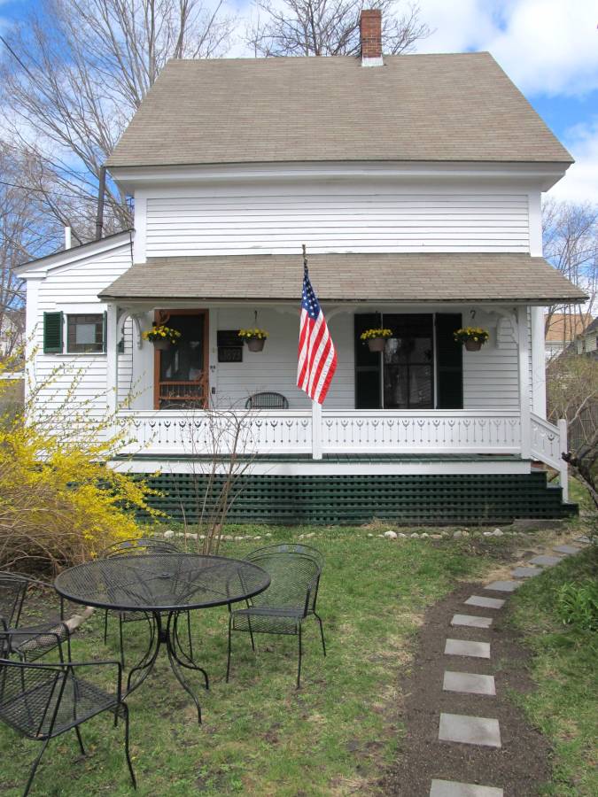 FURNISHED  AWARD WINNING COTTAGE HOUSE CONCORD NH