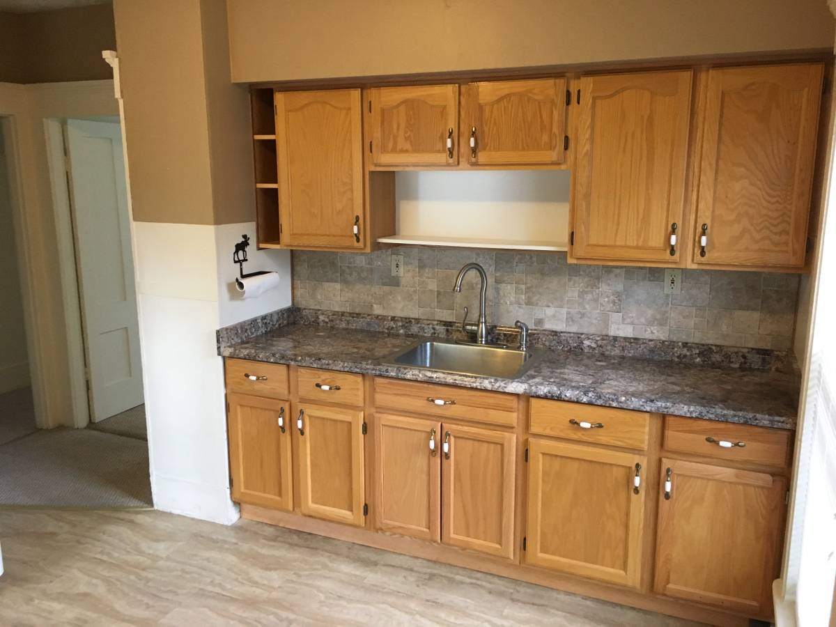 2 Bedroom 2nd flr near Downtown Concord