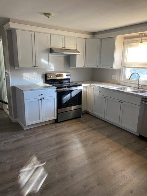 Large newly renovated 2 bedroom apartment in North Providence