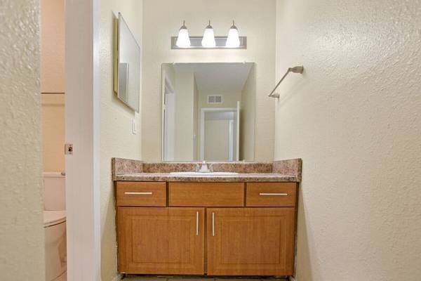 Enough living space for all your needs. 1 bed, 1 bath. Check us out!