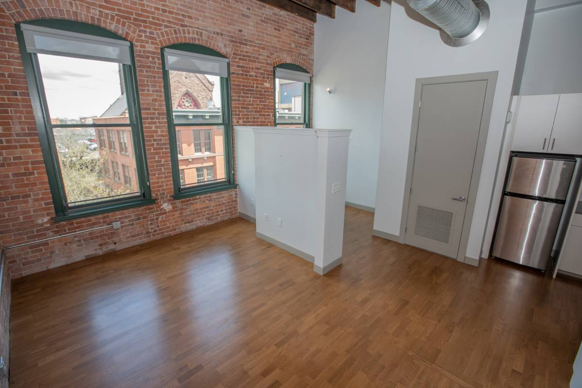 Luxe 1BR Loft. W/D in Unit. OPEN HOUSES WEDS FRI SATURDAY