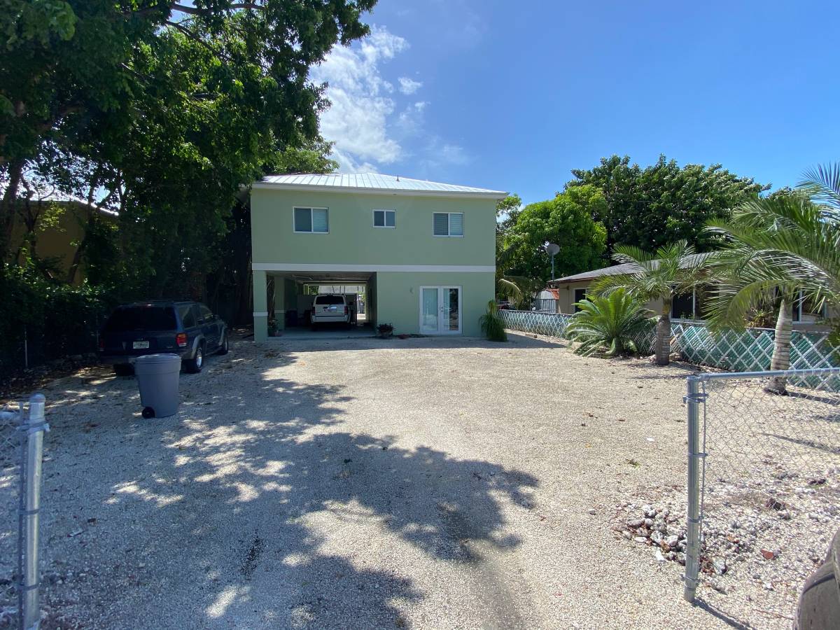 spacious 1/1 in central Key Largo