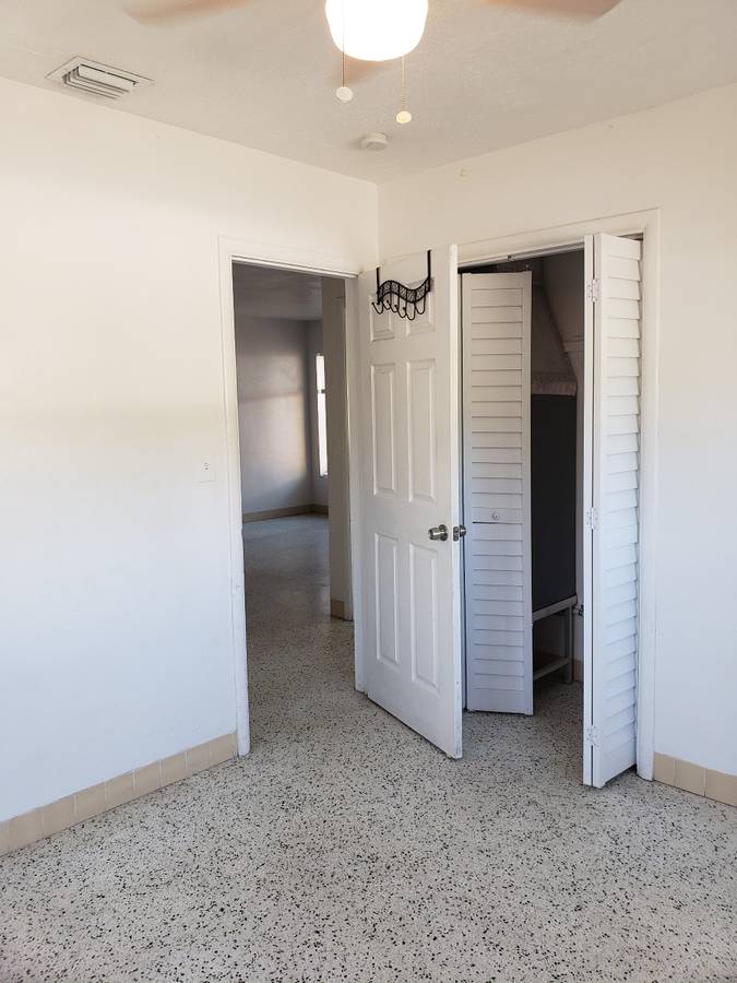 2 Bed 1 Bath w/Utilities included in Mid Town Key West