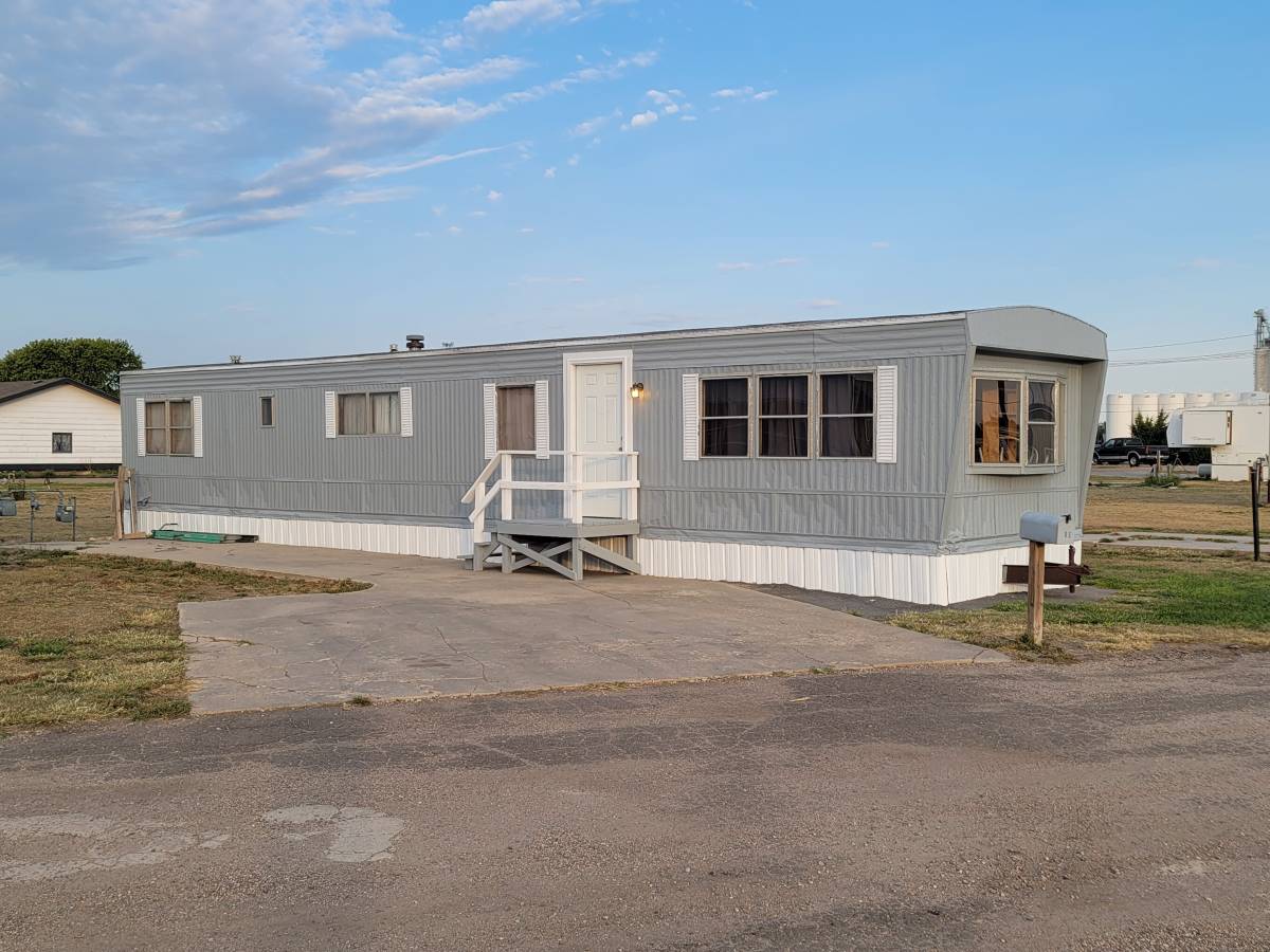2 BR 1 BT Mobile Home for Rent 