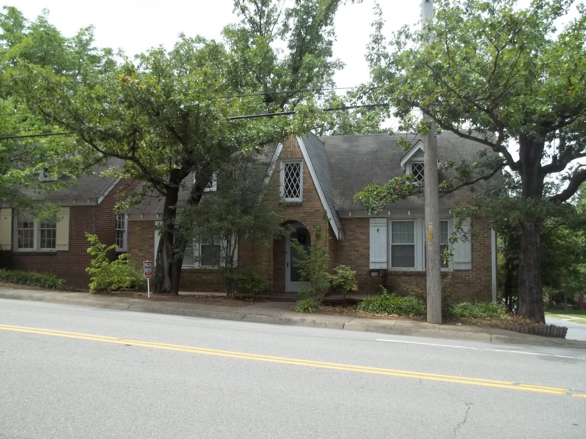 CLOSE TO UAMS / 2 BEDROOM