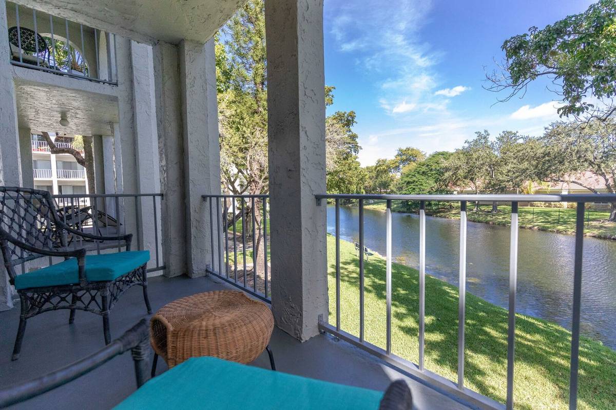 2 Bed - 2 Bath: Lake View Two Bedroom Ready for Move In with $500 OFF!