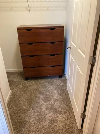 Student lease ~$609 / 1br