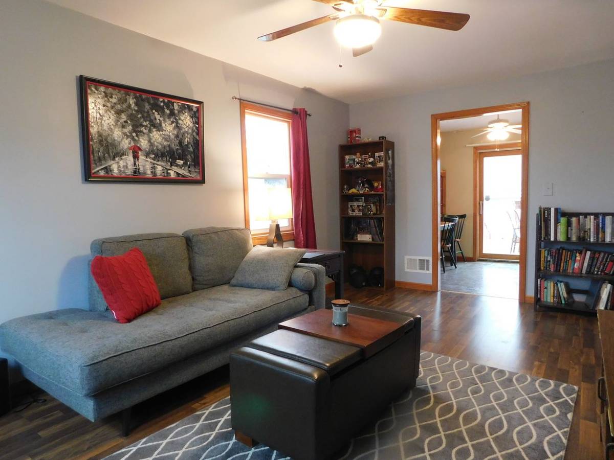 Adorable & cozy one bedroom with Full Basement offers!