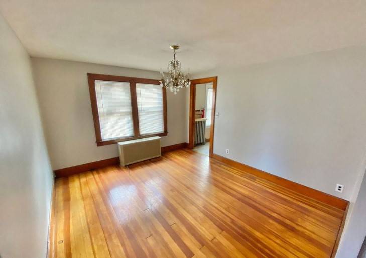*/*3BD/1BA unit, includes heat, hot water, parking and trash!!!!!!!!!!
