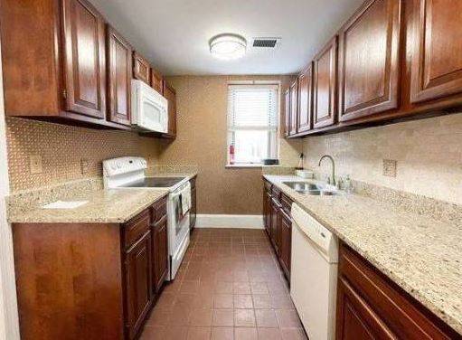 Freshly  !! 2 bed, 2 baths apartment for rent
