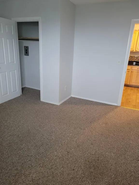 *PERFECT LOCATION *- NEWLY - 2 BR 1 BATH HOME FOR RENT !!