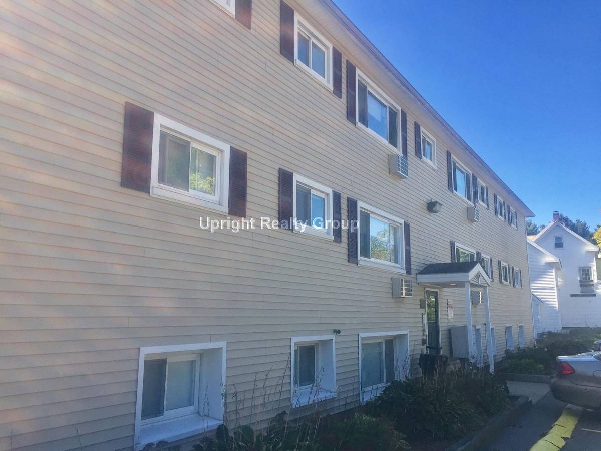 Gorgeous 2Bd in Leominster for Feb/March HW inc Laundry/Parking NO FEE