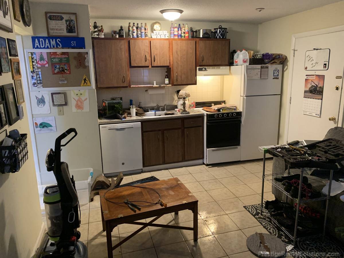 AWESOME Gardner 1 Bed for NOW, Free Parking, Laundry, Pets, Dishwasher