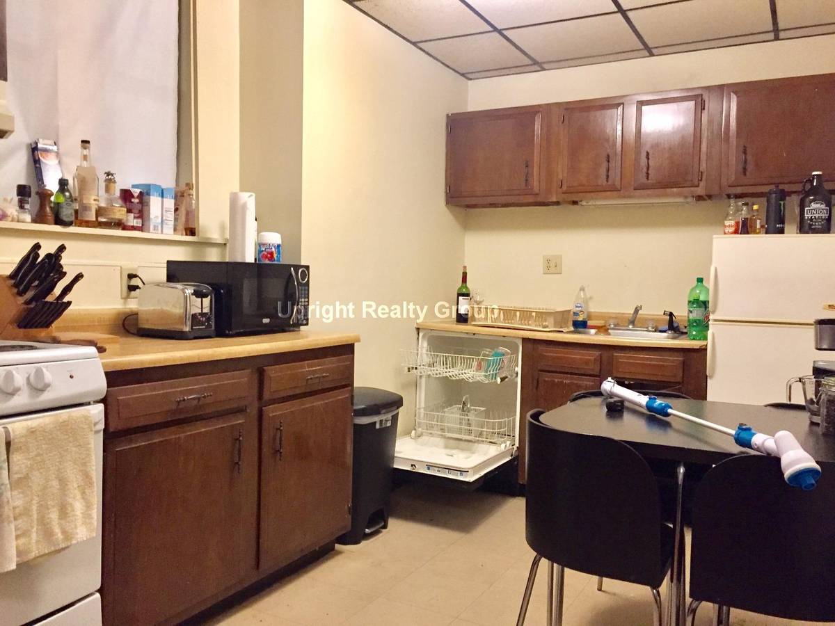 Charming 1Br in Marlboro for April Hw incl Laundry/NO FEE! Cat ok